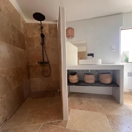 La Calade Masmolene Nyaraló